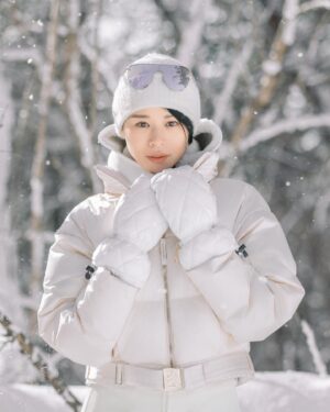 Myolie Wu Instagram - 這裡很冷，但是真的太美了！！ ❄️☃️🌨️🥹
#南方小土豆 
@bogner.official 
#bogner 
@clubmed 
#clubmedbeidahu