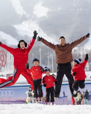 Myolie Wu Instagram - Hope everyone is having a great Christmas holiday!!! 
@hakkaphil ♥️⛄️🎄❄️☃️🎿🏔️
#adidas 
@clubmed 
#clubmedbeidahu