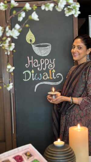 Nadhiya Instagram - Let’s celebrate the Light together❤️Happy Diwali🥰🪔

# Diwali #festival #festivaloflights #family #love #together #sweets