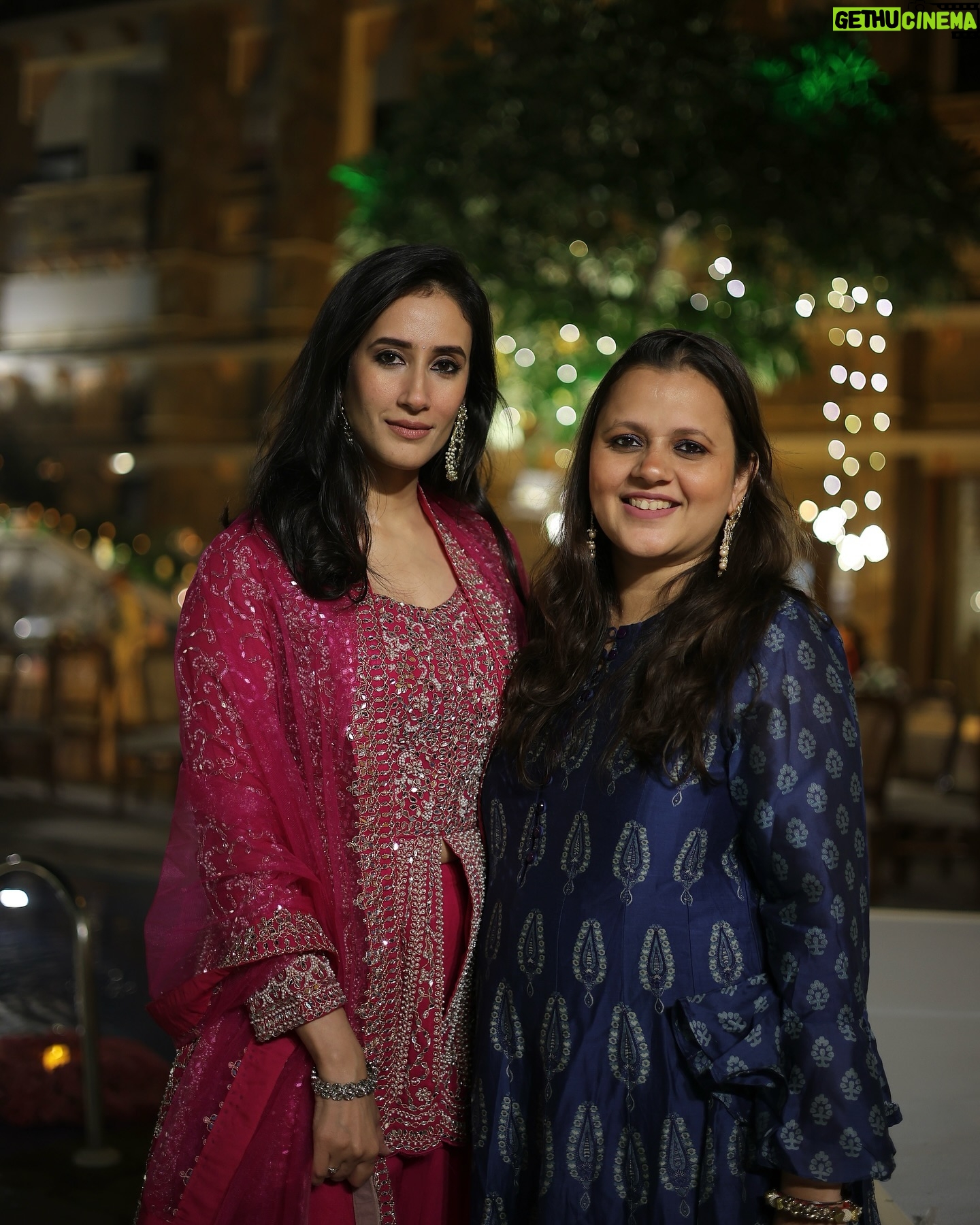 Namita Dubey - 37.4K Likes - Scenes from a wedding 🫶
Wearing @shivaliahmedabad
PR @sonyashaikh
Bag @eena.official @tlmconsultancy
Portraits: @devasyahstudios