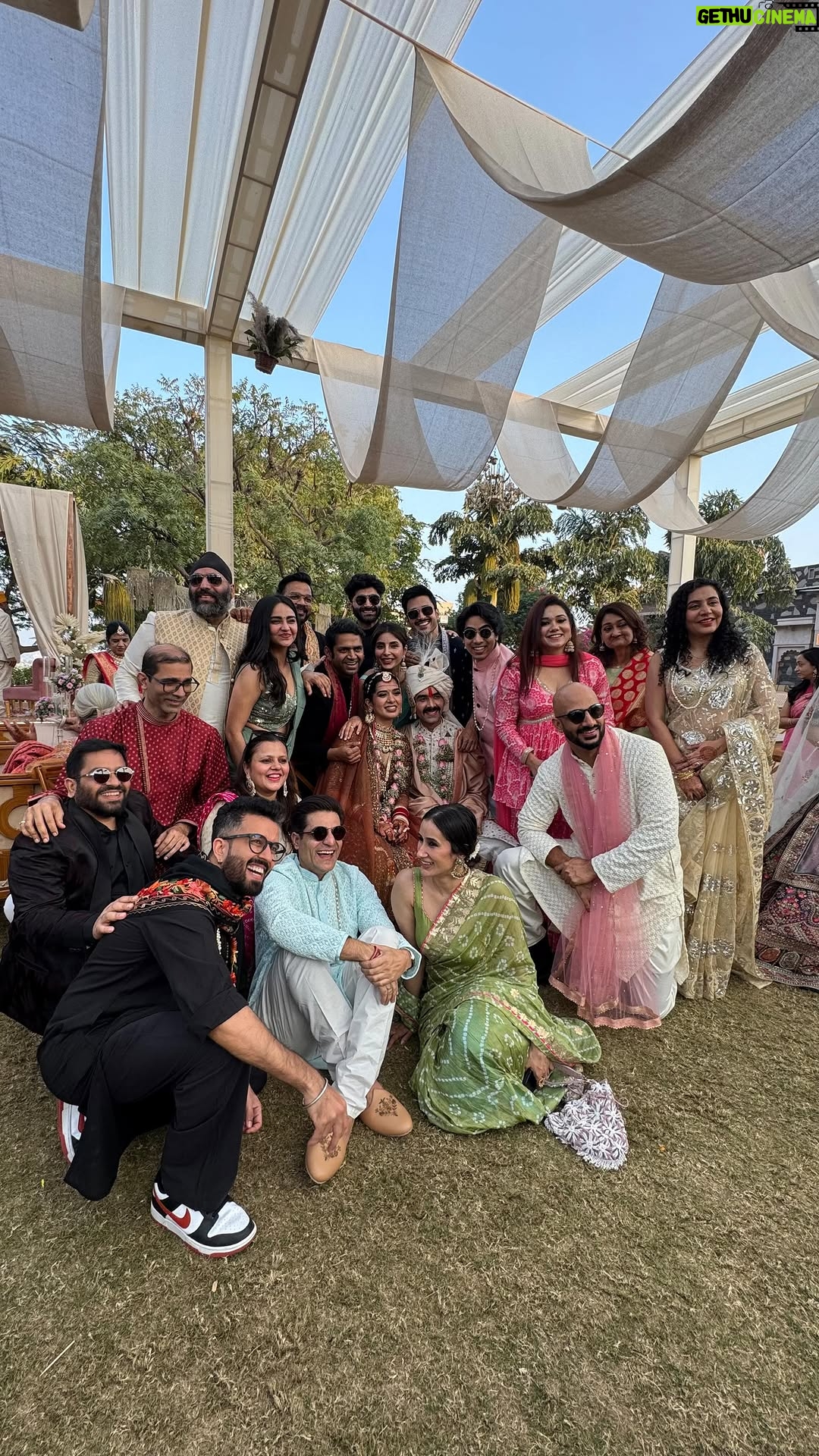 Namita Dubey - 59.9K Likes - Sabse pyaare dost ki Shaadi 🤍
@naveenkasturia @shubhanjalisharma