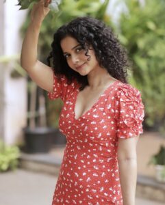 Actress Namita Krishnamurthy HD Photos and Wallpapers October 2024