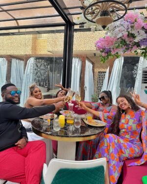 Nancy Isime Instagram - Last days of 2024 Fam!💜

What are you most grateful for? 

I’m grateful for Life, good health, peace of mind, good friends, great career, amazing staff, amazing clients, good books, Joy!, good food, beautiful trips/breaks, great connections and meaningful conversations! 

2024 has been a year of incredible highs and lows, Lessons and Blessings, Wins and Losses, but in all a Great Year!!! 
Majority of the items on my vision board ticked!!😍

Thank you 2024🙏🏼 

👗: @sgtcclothing 
💇‍♀️: @mizwanneka 
📍: @euphoria_bysujimoto