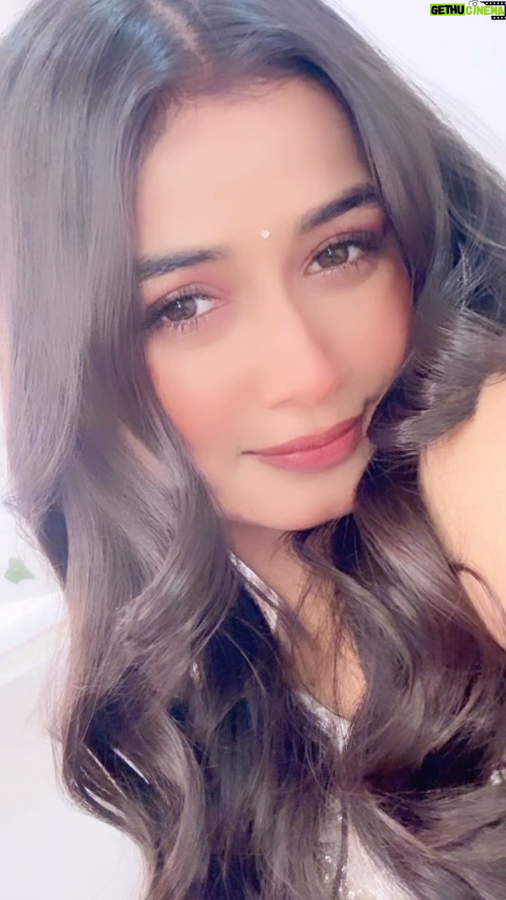 Nancy Roy - 34.9K Likes - 🫰………..
@nancy_roy56 ♥️