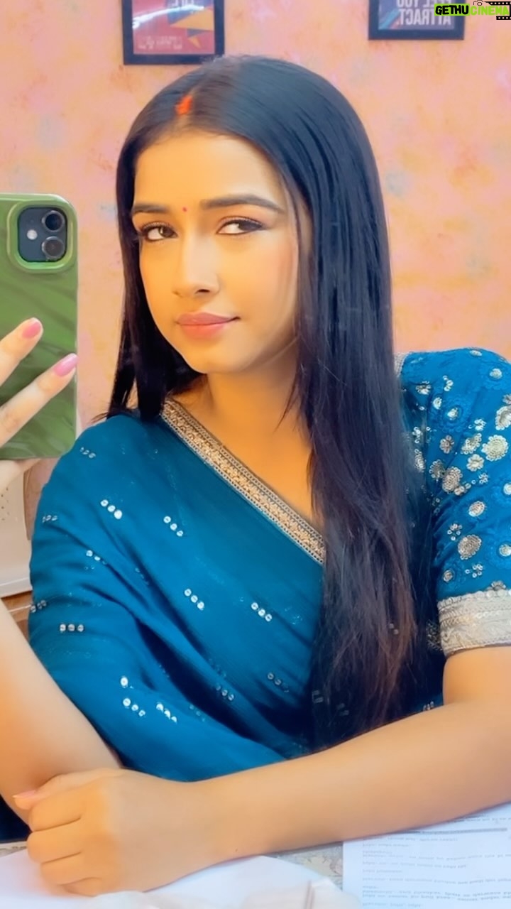 Nancy Roy - 97K Likes - When your shot is READY
BUT u r making reels ! 😂#blooper @_.nii.dhii._ the victim 😒