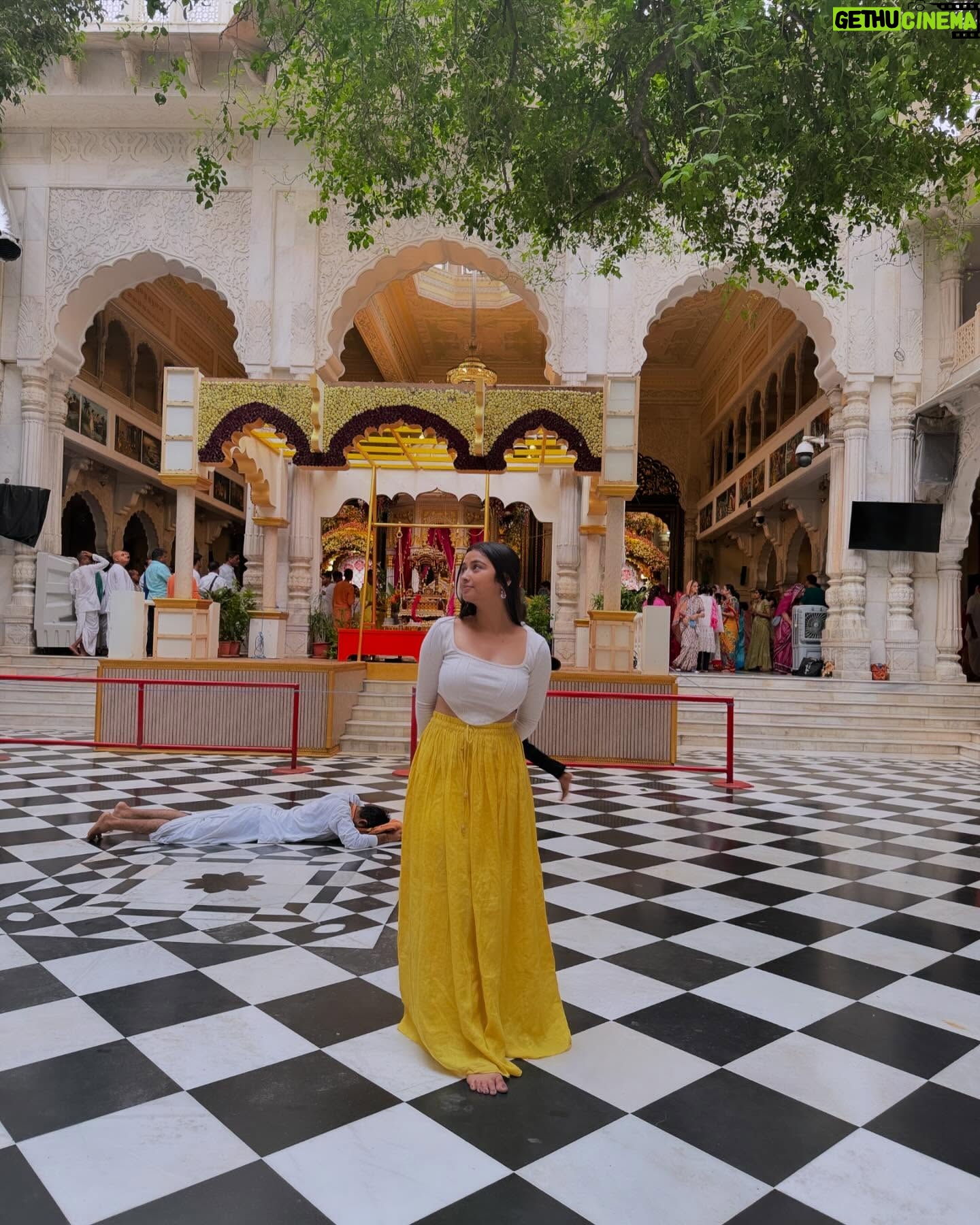 Nancy Roy - 20.5K Likes - Harre rama harre Krishna
Krishna Krishna harre harre🦚❤️…..
#krishna #temple #iskontemple