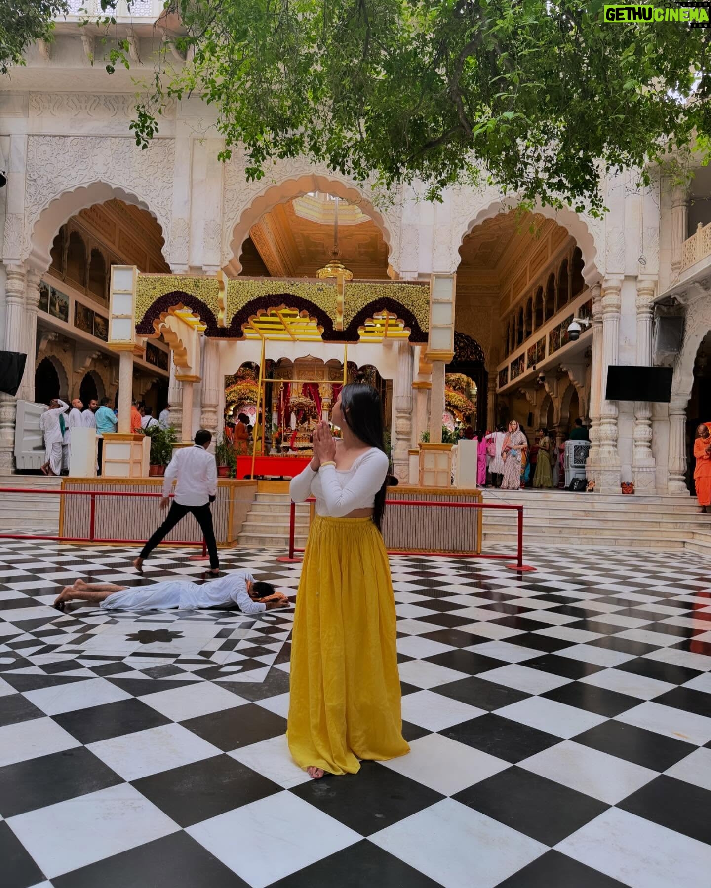Nancy Roy - 20.5K Likes - Harre rama harre Krishna
Krishna Krishna harre harre🦚❤️…..
#krishna #temple #iskontemple