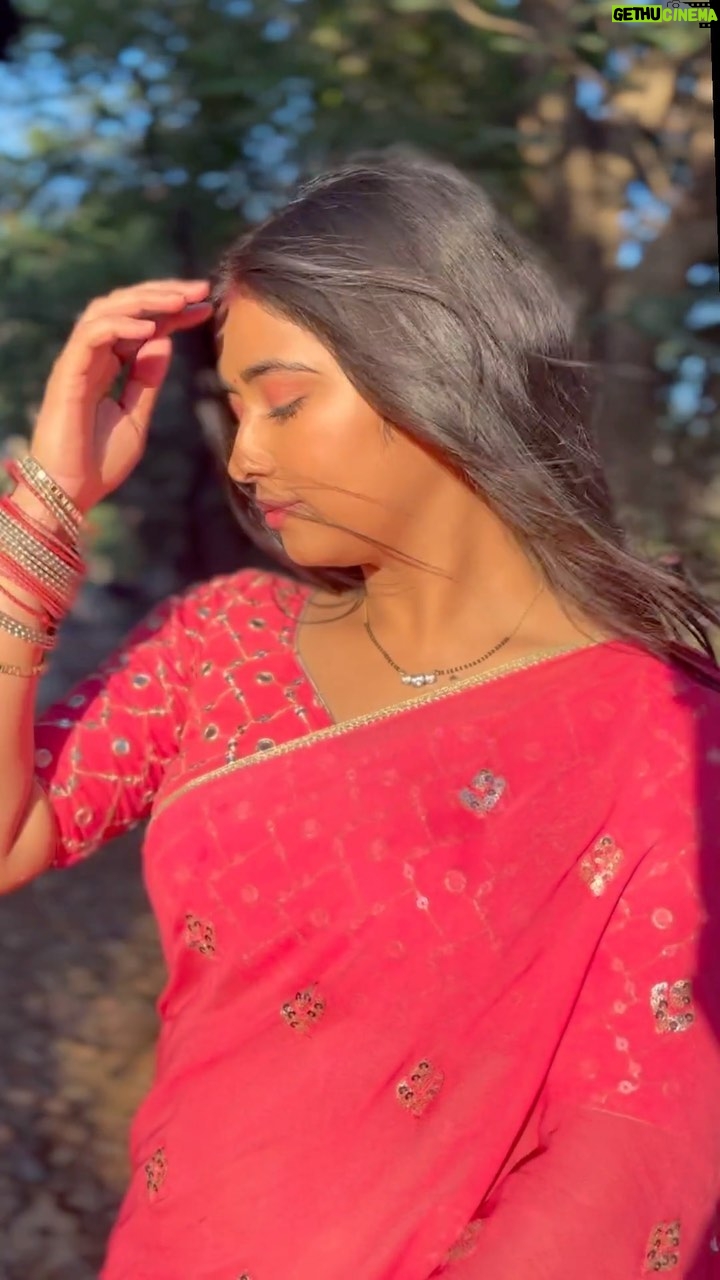 Nancy Roy - 41.1K Likes - गुलाबी साड़ी💕…..