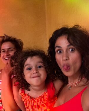 Nanda Costa Instagram - Que seja doce, alegre e próspero!
Feliz natal ❣️