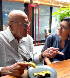Nandita Das Instagram - Most likely you already know that Shyam Benegal is no more. You should also know that with him an era has ended.  He waited to go till he met many of his loved ones on his 90th birthday, just a week ago. Sadly I wasn’t in town so missed that last smile, hug and warmth. 

What I want to share is what a wonderful human being he was. I spent last 2 hours talking about him to some of the people who knew him well. We mourned only for a bit as we didn’t want to be selfish. He lived a full life, and just when his health began to suffer more, he left to rest in peace. All we talked about was how kind and generous he was. How present he was with everyone he met. Always making us feel special. Always responded to emails and messages. Memories of so many interactions with him came flashing back. 

Just 2 days after Zwigato was streaming on Amazon, he watched it and emailed me with such praise and encouragement. I was one of the million people he cared for. I will miss his laugh, his firm loving hug and his twinkling eyes. I always felt like a student who was eager to learn though he would never claim to be a teacher. His wisdom was effortless. 

I, like so many others, grew up on his films. They helped us be who we are. They informed us, created empathy and challenged our prejudices. Made us think and feel and care about the world we lived in. He made us better human beings. 
I am so fortunate to not only have worked with him in Hari Bhari, a lesser known film of his, but also for having known him for more than 3 decades. 

Shyam babu, as we all lovingly and respectfully called you, you will always be with us through your films, your laughter and your wise and kind words. Pardon my ramble, but want to just be with you and remember so many lovely and lively times I got to spend with you. The world, my world, will never be the same. One doesn’t have to even meet often. Some people’s existence just gives us hope. Your contribution has been immense. A life fully lived. Now you rest.