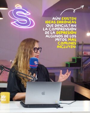 Natalia Valdebenito Instagram - Día Internacional de Lucha contra la Depresión, reflexionamos sobre la importancia de tratar este tema con empatía y sin estigmas.✨🧠

Recordemos que hablar de salud mental es clave para la prevención. Si necesitas ayuda, en @ministeriosalud puedes comunicarte con la Línea de Prevención del Suicidio al *4141. 

Además, puedes ver el programa “Café con Nata” de Radio @subelaradio  completo en su canal de YouTube. ✨🧠

Mi maquillaje estupendo de @franco_galvz 💄
(Lamina 7 *** comunicarte***)