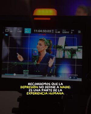 Natalia Valdebenito Instagram - Día Internacional de Lucha contra la Depresión, reflexionamos sobre la importancia de tratar este tema con empatía y sin estigmas.✨🧠

Recordemos que hablar de salud mental es clave para la prevención. Si necesitas ayuda, en @ministeriosalud puedes comunicarte con la Línea de Prevención del Suicidio al *4141. 

Además, puedes ver el programa “Café con Nata” de Radio @subelaradio  completo en su canal de YouTube. ✨🧠

Mi maquillaje estupendo de @franco_galvz 💄
(Lamina 7 *** comunicarte***)