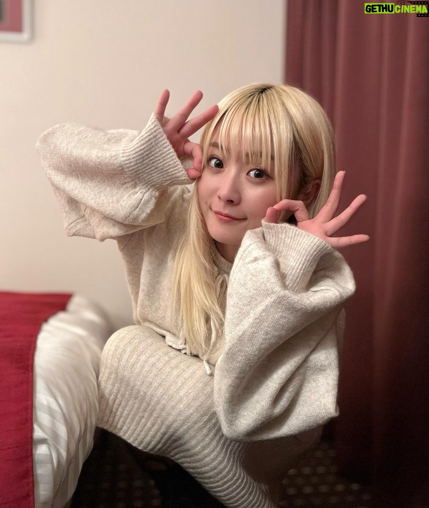 Natsumi Maki - 7.2K Likes - 鼻詰まって苦しい〜🤧
あったかい格好して寝ようね!!!
チクチクしない、もちもちなニットが好き🤍🤍
👗 @momentplus.official
#momentplus #pr #ニットワンピ #ニットコーデ #冬ニット