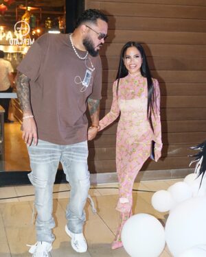 Natti Natasha Instagram - Se pasó de maravilla ! Gracias a todos por aportar amor a esta familia ♥️🫶🏼😍 HappyBirthdayReina @nattinatasha
