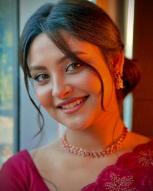 Naznin Nahar Niha Instagram - “Keep smiling.. and one day life will get tired of upsetting you”.