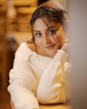 Naznin Nahar Niha Instagram - Love more, worry less 🤍