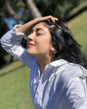 Neelanjona Neela Instagram - A sunny morning so bright, it looks like winter hit snooze and never showed up! 🌞