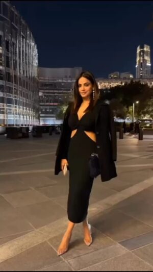 Neetu Chandra Instagram - Night out 

#dubai 
#dubai🇦🇪