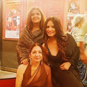 Neetu Chandra Instagram - Delighted to reunite with dear friends at the captivating #PrithviTheatre Festival 2024, a cherished annual tradition. Grateful to #KunalKapoor, #ZahanKapoor, and the esteemed #KapoorFamily for an enchanting evening of art, culture, and heartfelt moments. Go watch all the awesome plays every day and feel alive... it s always a pleasure meeting my super talented friends @aahanakumra @ishitta.arun @shahanagoswami @nimritahluwalia @nareshpurva @shubhrajyotibarat and my seniors @neena_gupta @llaarun our dearest Nasseruddin sir...