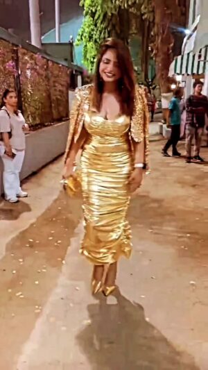 Neetu Chandra Instagram - Last evening in #mumbai ❤️

#fitness 
#sports 
#tennnis 
#india