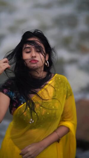 Neha Chowdary Endluri Instagram - 💛 #neha_nani #reels #trending
VC: @avinash_mukkamala