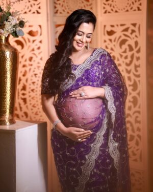 Neha Gowda Instagram - Last month and I’m super excited!!! 

#babybumplove #bump #designersarees #photoshoot #memories #life #9thmonth