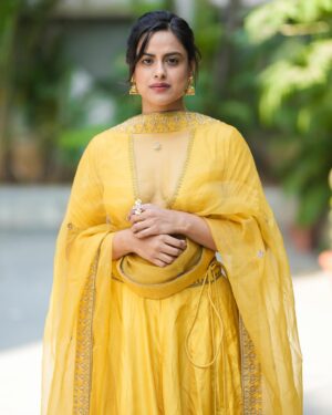 Neha Mahajan Instagram - Smitten by life.
#film 
#promotions #stylefile 
@nisharahmed_ @nuri_bysb @sakkshamsilver @shearstrokes @aaree_accessories
