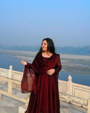 Neha Menon Instagram - Find love within yourself🤎
.
.
@wearing: @rohinii_arumugam