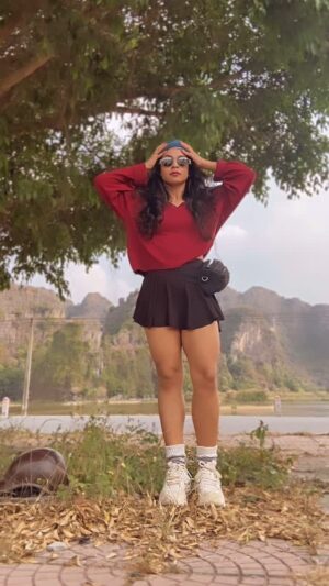 Neha Pednekar Instagram - 🌻❣️⏳