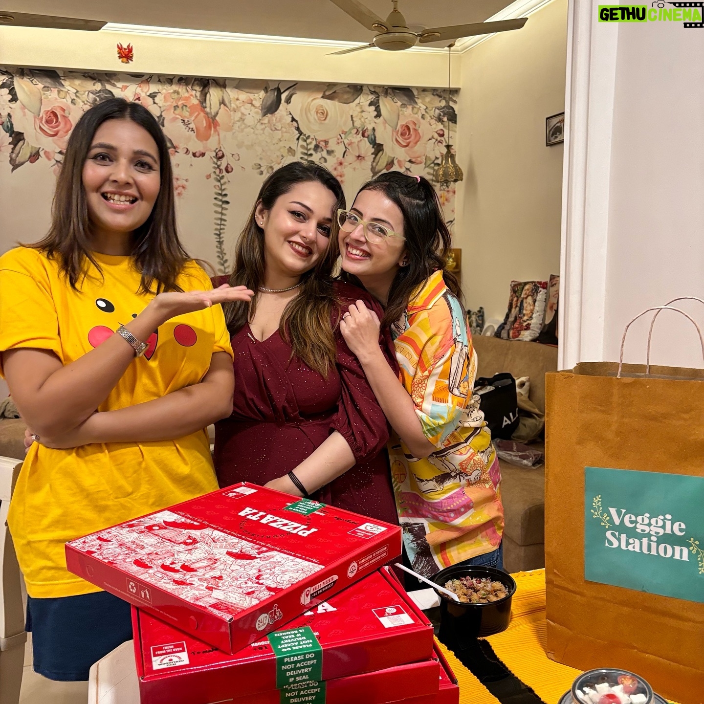 Nehalaxmi Iyer - 123.5K Likes - Its our #pokemon gurl #pikachu βs Bday and i have to announce she is finally a Grown up NOT yet thats why her bday party theme is pokemon π
πππ
Happiest bday cutest most @nehalaxmi_ ππππ