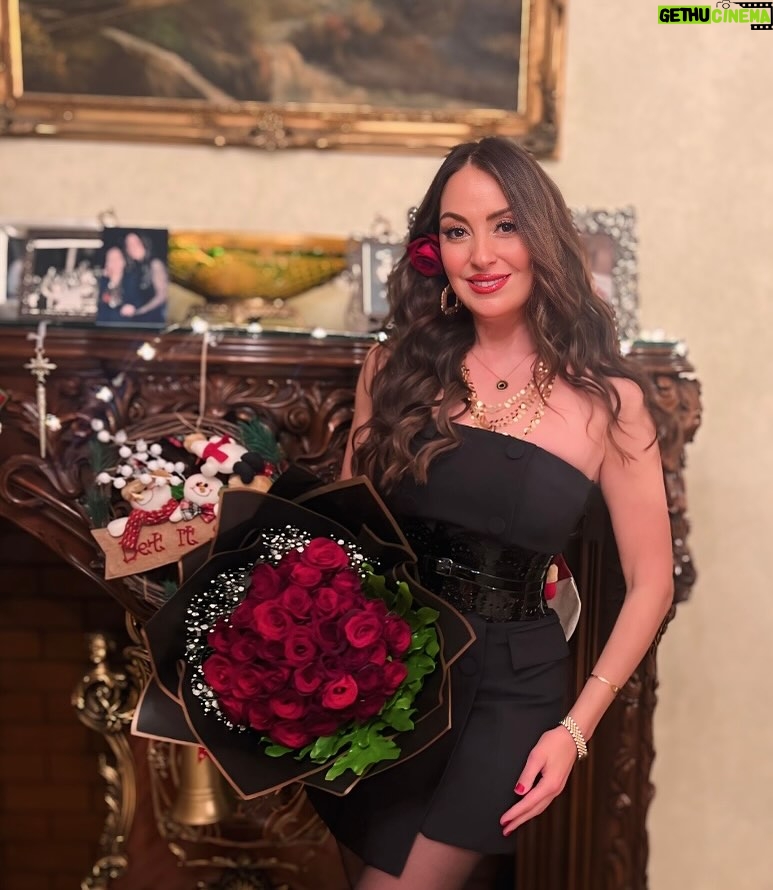 Nermin EL Fee'y - 56.4K Likes - #_الحمد لله عدت سنه انشاء الله ٢٠٢٥ تبقي افضل وأحسن للكل 🙏🙏🙏🙏# @nermine_elfeky