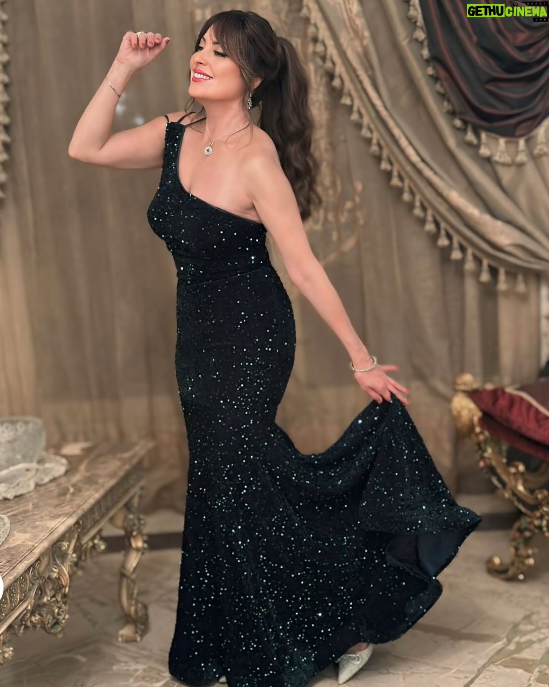 Nermin EL Fee'y - 32.8K Likes - # @nermine_elfeky _فرحانه ومبسوطه جدا جائزة الأفضل عن مسلسل بعد النهايه ٢٠٢٤ شكرا للجمهور الجميل وشكرا لقناه النهار ❤️❤️🙏
# @sherif__abdeen # @samehhanafy# @washwashaofficial ❤️