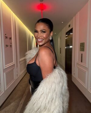 Nia Long Instagram - NYC does it to me everytime 😍 thank you @webster @designerclosetny1 😘