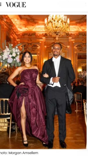 Nicole Ari Parker Instagram - My heart is soooo full ❤️ A magical night indeed. ✨ 

Proud Papa 🧑🏾‍🦲🤎 @boriskodjoe 

Thank You #OphelieRenouard , @lebal.paris and @OscarDeLaRenta for an unforgettable evening.

 …I’m not crying…vous pleurez 😭

@sophie_kodjoe 🇬🇭 🇩🇪 🇺🇸 
@toussaintpv Toussaint Pierre Vargas ❤️

💇🏽‍♀️@jeremyg_hairstylist @johnnollet 💄@caritaparis @robmambretti 
💎 @vmusejewelry 

(…and from now on I go by Neecol Ari Pahkair )