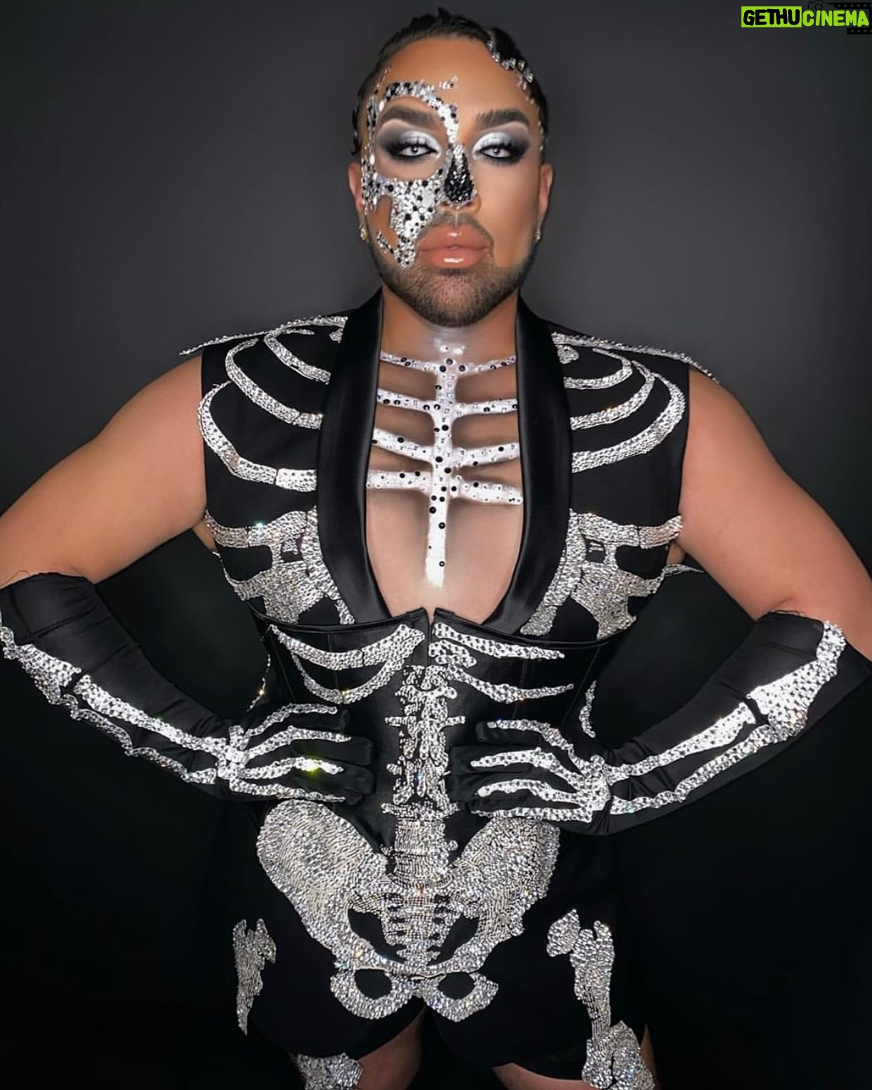 Nicole Faulkner - 19.1K Likes - Dug in my Halloween archives 👻🎃 makeups by me