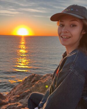 Nicole Maines Instagram - Ew, gross, sunset photos, gay. 

#imeantgayasinstupidandbad 

🌅📸: @scottyjok