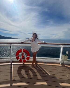 Nicole Orsini Instagram - se os próximos 365 dias forem iguais a virada, vai ser um ano incrível 💙✨😍
melhores momentos do @reveillonemaltomar @promoacaooficial 🥂