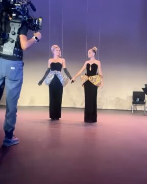 Nicole Richie Instagram - Curtains Up! Paris & Nicole: The Encore 🎶 Our 3 part reunion special is out now. Sana Saaaaaaaaaaaa.