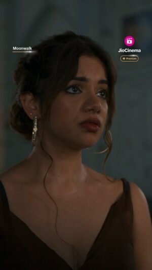 Nidhi Singh Instagram - Chori ke competition mein kaun jeet paayega Chandani ke liye chaand? 👀

#Moonwalk, now streaming, only on JioCinema Premium.

@anshumaan_pushkar @samirkochhar @nidhisin @therealnehachauhan @sheeba.chadha @geetanjalikulkarniofficial @anilcharanjeett #JyotiDeshpande @raiajayg @ajaybhuyan24 @snekhanwalkar @officialjiostudios @jar_pictures @timesmusichub

#MoonwalkOnJioCinema #JioCinemaPremium