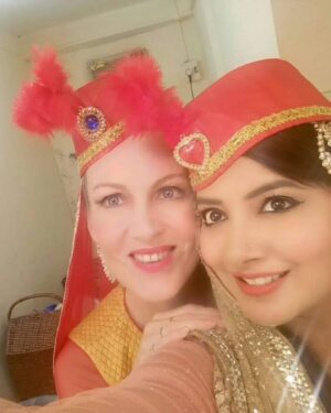 Nidhi Uttam Instagram - Happy Birthday Girl !!! Our careers and lives have been joined! We don't meet enough but I know when needed you are by my side ! From being my child in Kasautii to being my Sis in law in Yeh rishta it's always awesome to work with you and shows how crazy our industry is ! Blessings 🙏 love and happiness for you on your special day 
🩷
Suzanne