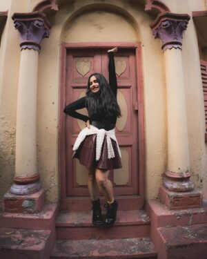 Nikhita Gandhi Instagram - Just a Cal girl doing Cal things ♥️💃🏻

📷 @shotbyviper 

#kolkata #kolkatadiaries #kolkataphotography #winter #winterfashion #winteroutfit #wintervibes #hometown #calcutta #bengal #streetphotography #nikhitagandhi #christmas #christmastime