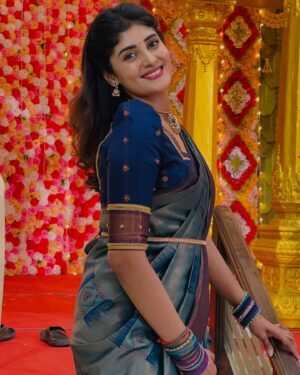Nimeshika Radhakrishnan Instagram - 🦋💙🩵💙🌝🌚🦋