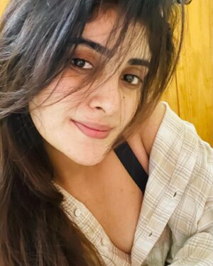 Nimeshika Radhakrishnan Instagram - 😁😁👻👻👾👾🦋
