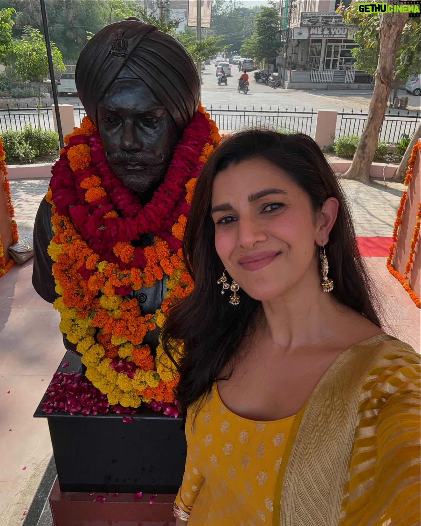 Nimrat Kaur - 77.4K Likes - On Papa’s 72nd Birth Anniversary today, Mama, my sister and I inaugurated a memorial in his name honouring not only his but 12 other gallant soldiers’ supreme sacrifice for the nation all hailing from Sri Ganganagar, Rajasthan. A dream my family and I dreamt of 30 years ago since we lost him in Jammu and Kashmir in 1994, finally came true.
Papa was a son of the soil, born to a farmers’ family in Mohanpura village. He led, lived and died by example, fearless and fierce till his last breath. Words fail me today to express the pride I feel standing on this soil, in his birthplace witnessing immortalising his name and life story to inspire present day and future generations.
My sincerest gratitude for the relentless efforts and support from the civil administration in close co-ordination with the local army personnel stationed here.
Also a heartfelt thanks to Mr Thomas John Kovoor of Studio Sukriti in Jaipur for his patience through the meticulous sculpting journey executing such a flawless job and breathing life into my father’s sculpture with such keen attention to detail.
Happy Birthday to my Papa.
Long live my father’s name and long live his legacy…Jai Hind 🙏🏼🇮🇳 @indianarmy.adgpi