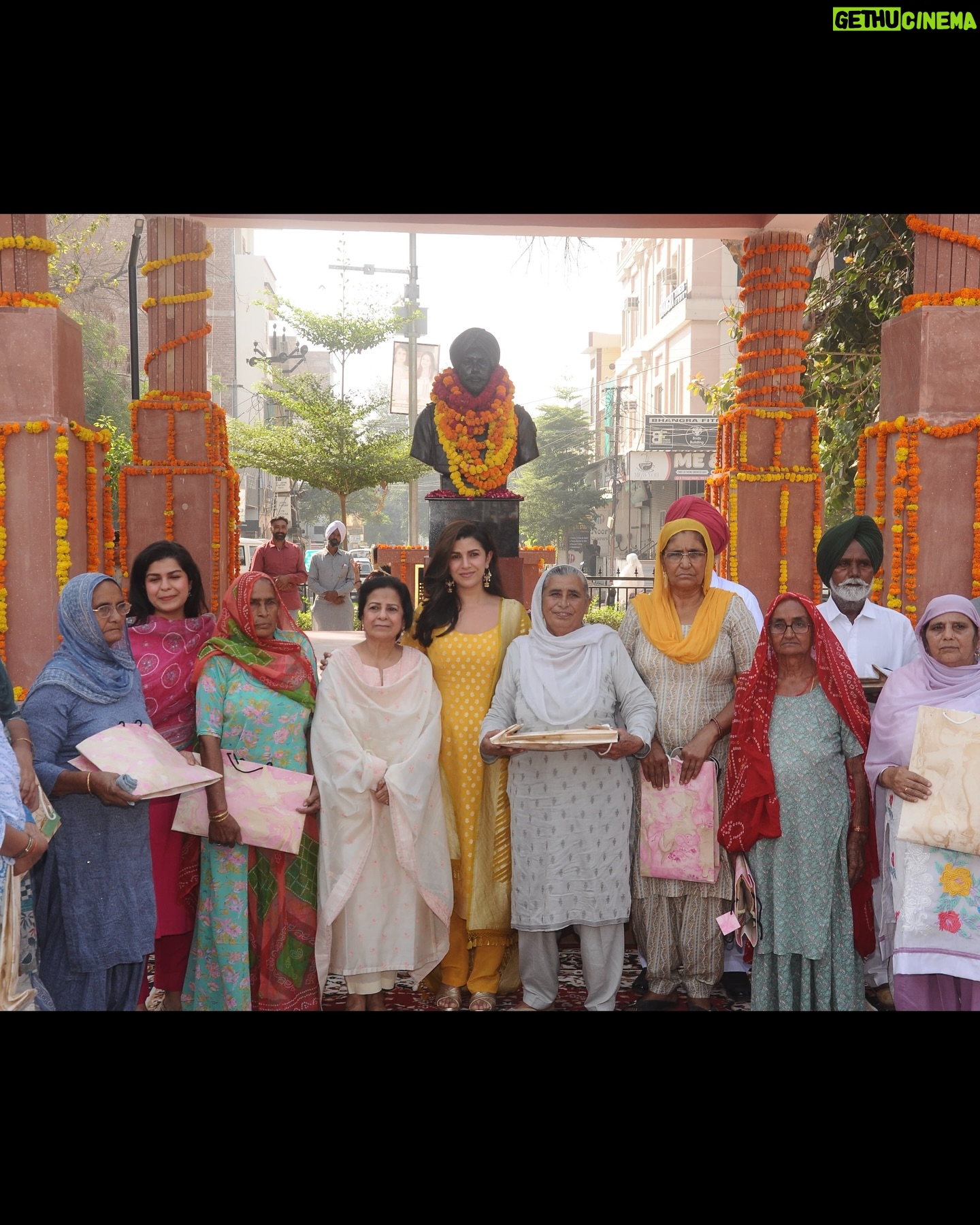 Nimrat Kaur - 77.4K Likes - On Papa’s 72nd Birth Anniversary today, Mama, my sister and I inaugurated a memorial in his name honouring not only his but 12 other gallant soldiers’ supreme sacrifice for the nation all hailing from Sri Ganganagar, Rajasthan. A dream my family and I dreamt of 30 years ago since we lost him in Jammu and Kashmir in 1994, finally came true.
Papa was a son of the soil, born to a farmers’ family in Mohanpura village. He led, lived and died by example, fearless and fierce till his last breath. Words fail me today to express the pride I feel standing on this soil, in his birthplace witnessing immortalising his name and life story to inspire present day and future generations.
My sincerest gratitude for the relentless efforts and support from the civil administration in close co-ordination with the local army personnel stationed here.
Also a heartfelt thanks to Mr Thomas John Kovoor of Studio Sukriti in Jaipur for his patience through the meticulous sculpting journey executing such a flawless job and breathing life into my father’s sculpture with such keen attention to detail.
Happy Birthday to my Papa.
Long live my father’s name and long live his legacy…Jai Hind 🙏🏼🇮🇳 @indianarmy.adgpi