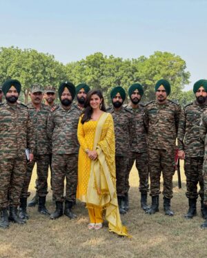 Nimrat Kaur Instagram - On Papa’s 72nd Birth Anniversary today, Mama, my sister and I inaugurated a memorial in his name honouring not only his but 12 other gallant soldiers’ supreme sacrifice for the nation all hailing from Sri Ganganagar, Rajasthan. A dream my family and I dreamt of 30 years ago since we lost him in Jammu and Kashmir in 1994, finally came true. 

Papa was a son of the soil, born to a farmers’ family in Mohanpura village. He led, lived and died by example, fearless and fierce till his last breath. Words fail me today to express the pride I feel standing on this soil, in his birthplace witnessing immortalising his name and life story to inspire present day and future generations. 

My sincerest gratitude for the relentless efforts and support from the civil administration in close co-ordination with the local army personnel stationed here. 

Also a heartfelt thanks to Mr Thomas John Kovoor of Studio Sukriti in Jaipur for his patience through the meticulous sculpting journey executing such a flawless job and breathing life into my father’s sculpture with such keen attention to detail. 
Happy Birthday to my Papa. 

Long live my father’s name and long live his legacy…Jai Hind 🙏🏼🇮🇳 @indianarmy.adgpi