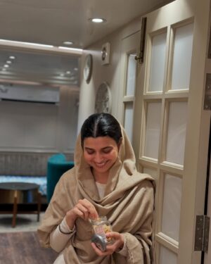 Nimrat Khaira Instagram - ਚੜਤ ਵੀ ਪੂਰੀ ਆ ਮੜਕ ਵੀ ਪੂਰੀ ਆ 🤍