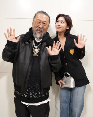 Ninon Instagram - LOUIS VUITTON × MURAKAMIポップアップストアが、2025年1月2日（木）から26日（日）まで期間限定で原宿にオープン🌼🌸🌺🌝
最新コレクションを公式サイトでもチェックしてみてね

#LVxMurakami
#LouisVuitton
#LVFashion
#InvitedbyLouisVuitton
#pr