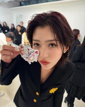 Ninon Instagram - LOUIS VUITTON × MURAKAMIポップアップストアが、2025年1月2日（木）から26日（日）まで期間限定で原宿にオープン🌼🌸🌺🌝
最新コレクションを公式サイトでもチェックしてみてね

#LVxMurakami
#LouisVuitton
#LVFashion
#InvitedbyLouisVuitton
#pr