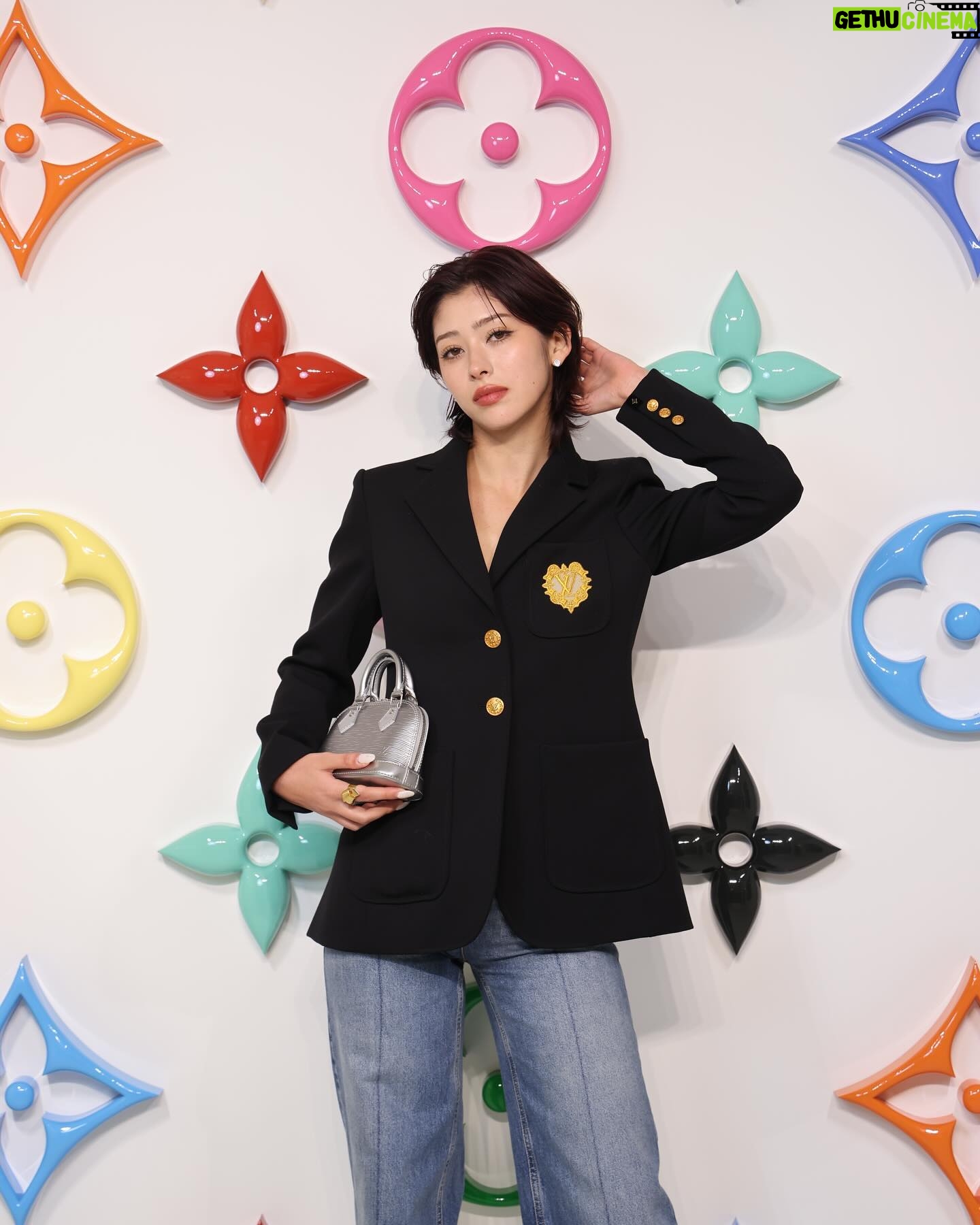 Ninon - 53.9K Likes - LOUIS VUITTON × MURAKAMIポップアップストアが、2025年1月2日(木)から26日(日)まで期間限定で原宿にオープン🌼🌸🌺🌝
最新コレクションを公式サイトでもチェックしてみてね
#LVxMurakami
#LouisVuitton
#LVFashion
#InvitedbyLouisVuitton
#pr